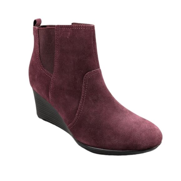 Clarks Crystal Quartz Suede Wedge Boots EUC Size 7W S2903 - Picture 2 of 12